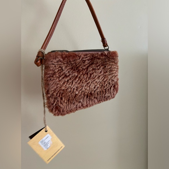 Patricia Nash Laser Cut Sherpa Piedmont wristlet - Picture 1 of 3